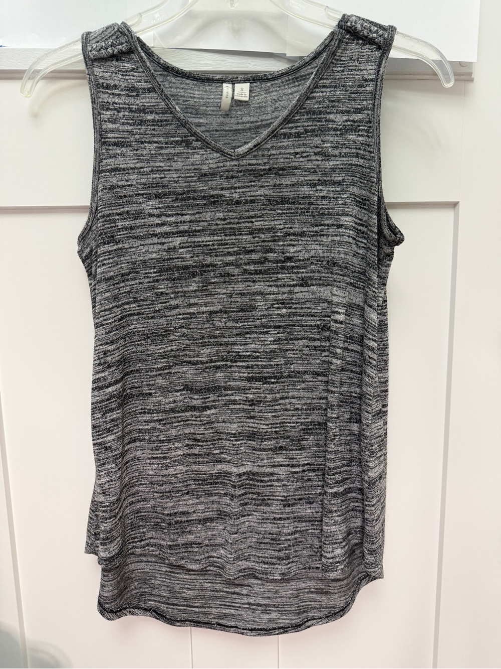 Cato Black + White Marled V-Neck Sleeveless Tank